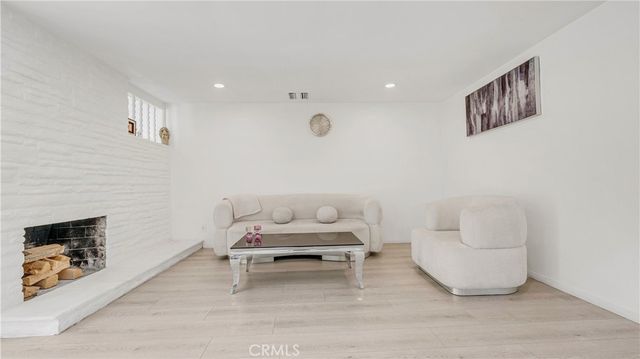 11200 Amestoy, Granada Hills, CA 91344