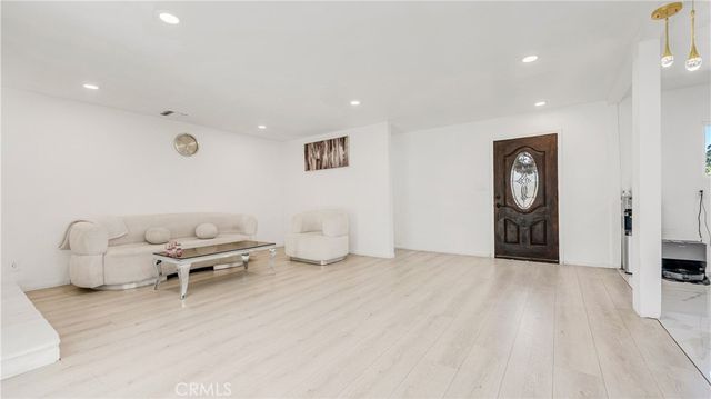 11200 Amestoy, Granada Hills, CA 91344