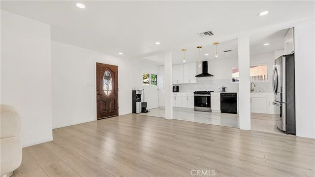 11200 Amestoy, Granada Hills, CA 91344