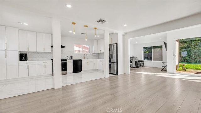 11200 Amestoy, Granada Hills, CA 91344