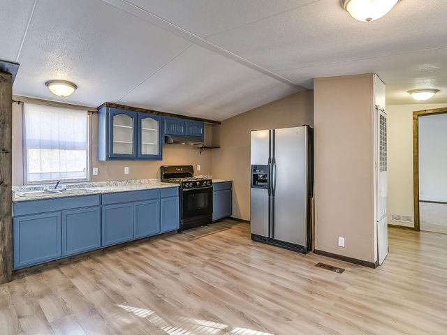 1802 Whispering Oaks Street, Burleson, TX 76028