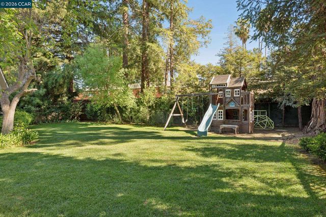 837 Tully Way, Concord, CA 94518