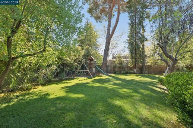 837 Tully Way, Concord, CA 94518