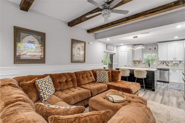 925 11TH AVENUE, Deland, FL 32724