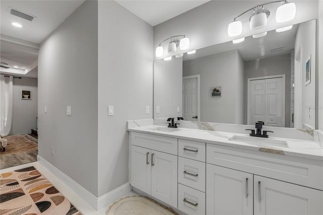 925 11TH AVENUE, Deland, FL 32724
