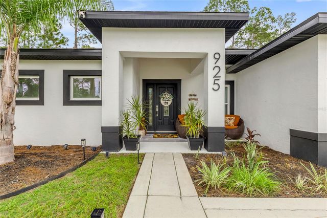 925 11TH AVENUE, Deland, FL 32724