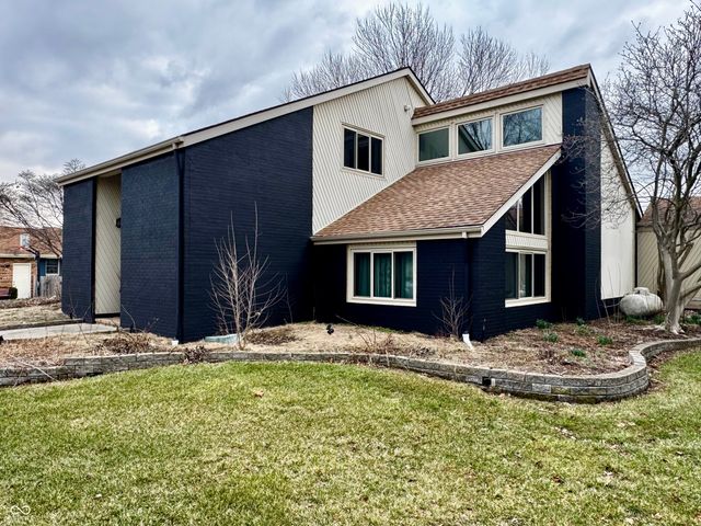 560 Sir Lancelot Drive, Seymour, IN 47274