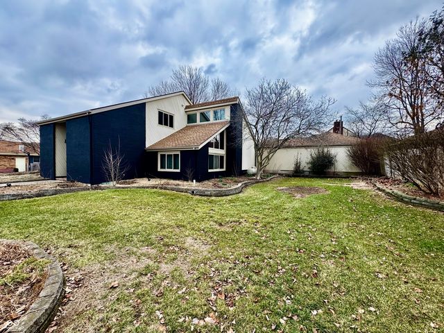 560 Sir Lancelot Drive, Seymour, IN 47274