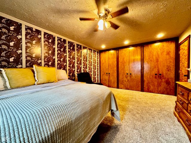 560 Sir Lancelot Drive, Seymour, IN 47274
