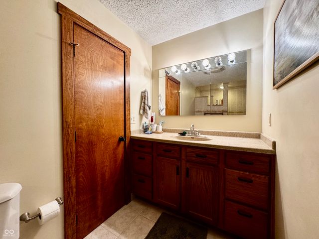 560 Sir Lancelot Drive, Seymour, IN 47274