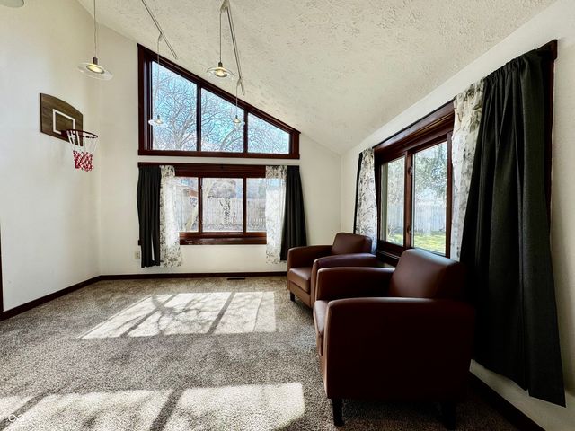 560 Sir Lancelot Drive, Seymour, IN 47274