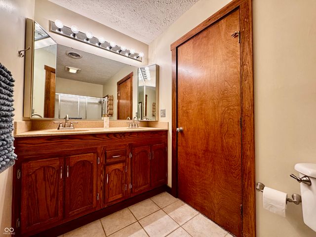 560 Sir Lancelot Drive, Seymour, IN 47274
