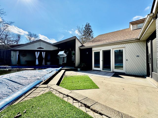 560 Sir Lancelot Drive, Seymour, IN 47274