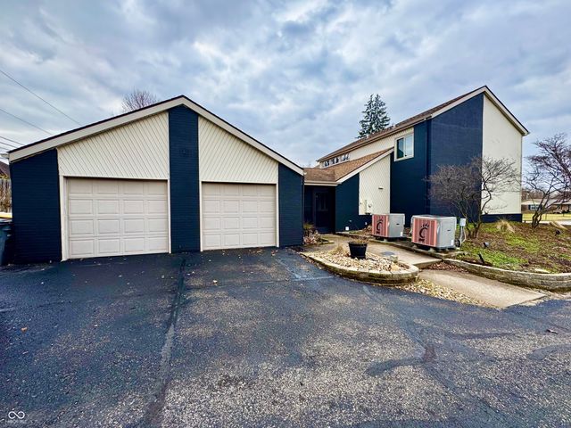 560 Sir Lancelot Drive, Seymour, IN 47274