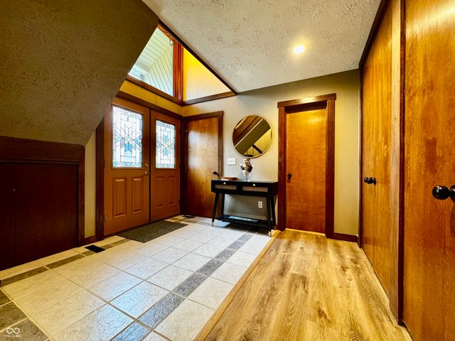 560 Sir Lancelot Drive, Seymour, IN 47274