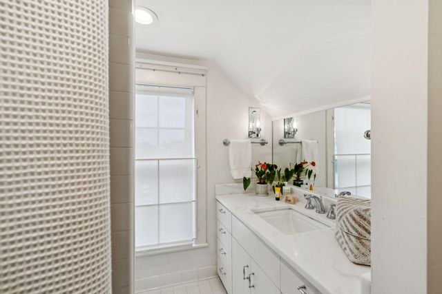 5 Legare Street C, Charleston, SC 29401