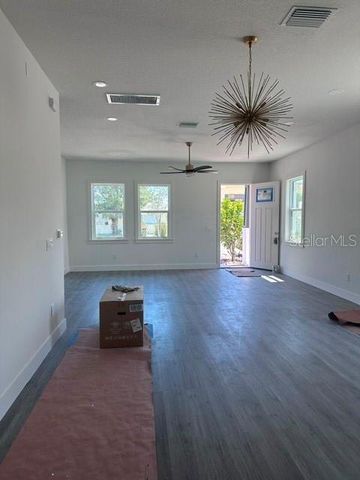 1531 29TH AVENUE N, St Petersburg, FL 33704