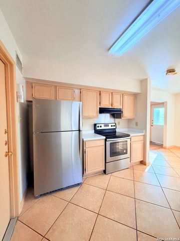 3632 CANDLEKNOLL CIR, San Antonio, TX 78244