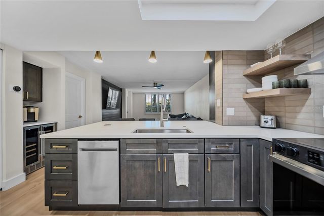 2617 COVE CAY DRIVE 110, Clearwater, FL 33760