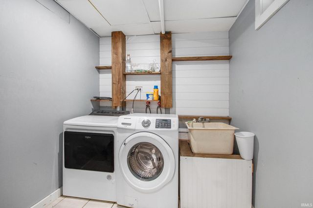 8875 N 1150 E, Walkerton, IN 46574