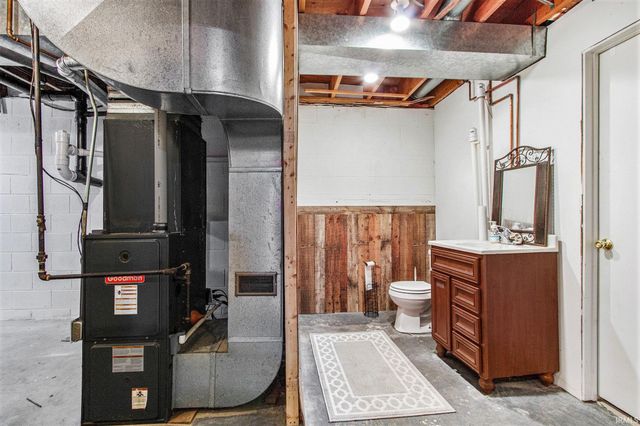 8875 N 1150 E, Walkerton, IN 46574