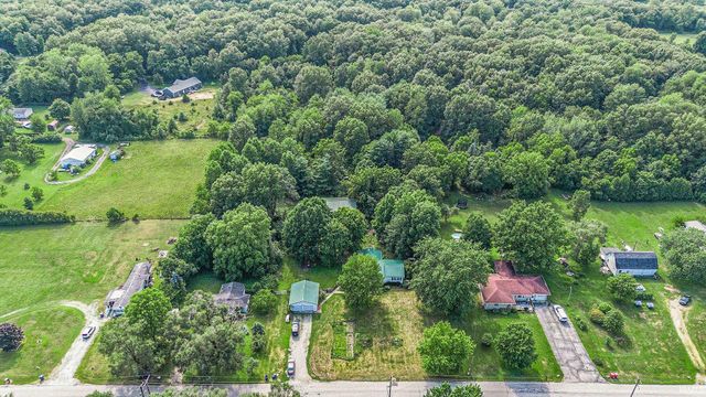 8875 N 1150 E, Walkerton, IN 46574