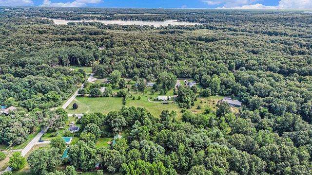 8875 N 1150 E, Walkerton, IN 46574