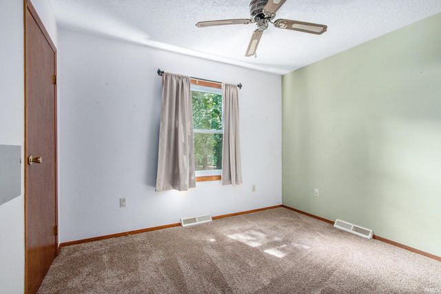 8875 N 1150 E, Walkerton, IN 46574