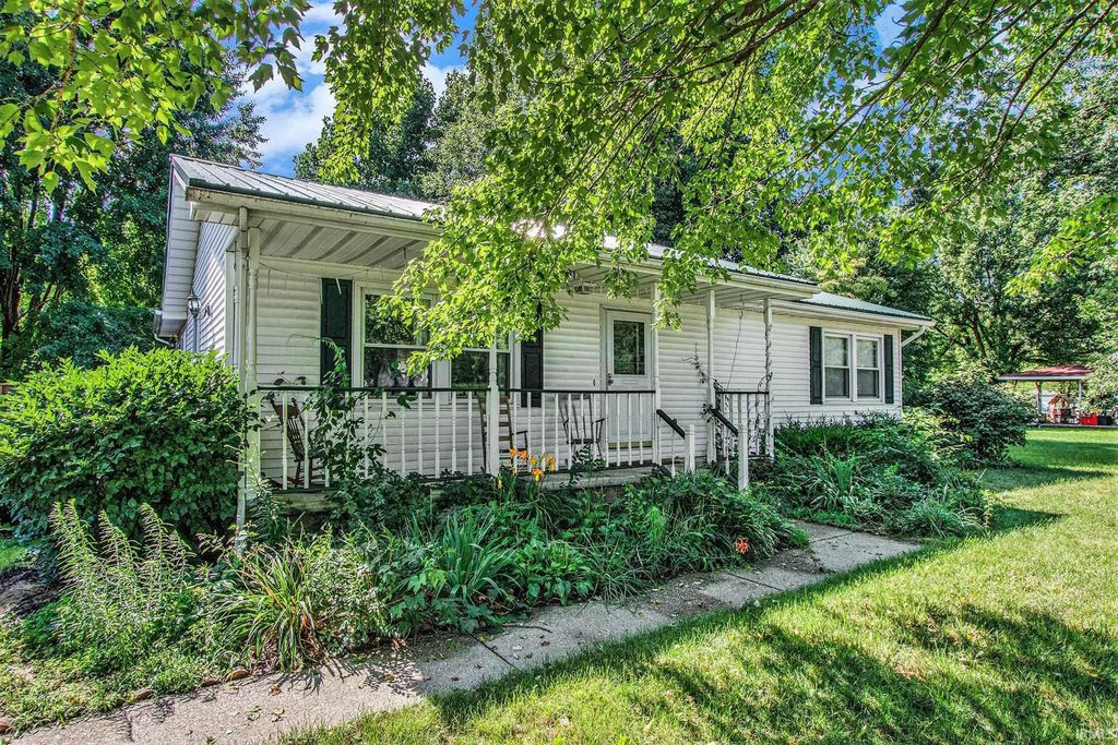 8875 N 1150 E, Walkerton, IN 46574