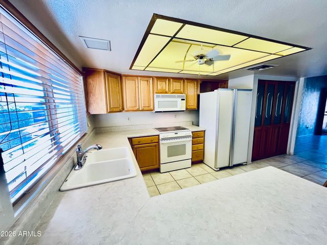 3661 W CAMPO BELLO Drive, Glendale, AZ 85308