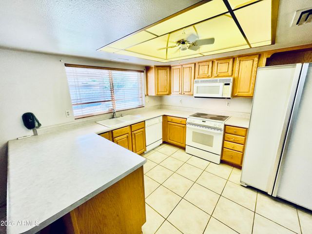 3661 W CAMPO BELLO Drive, Glendale, AZ 85308