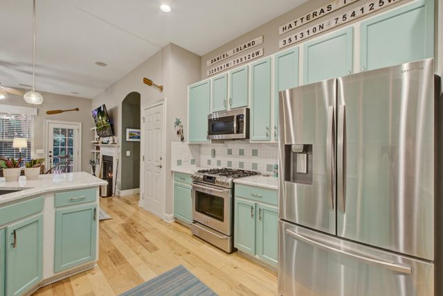 4006 Crown Pointe Street, Charleston, SC 29492