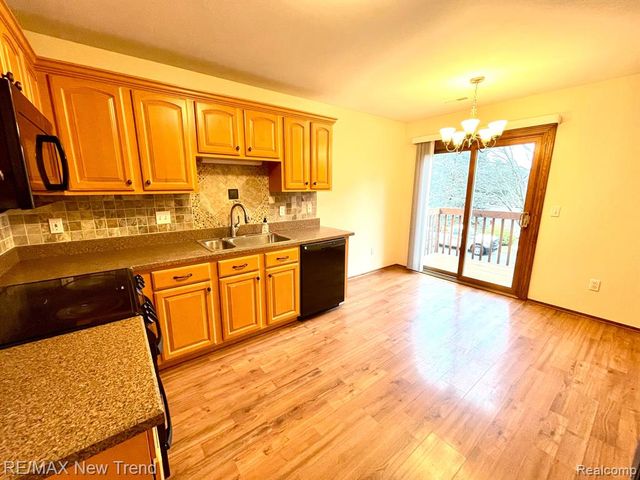 29583 Sierra Pointe Circle, Farmington Hills, MI 48331
