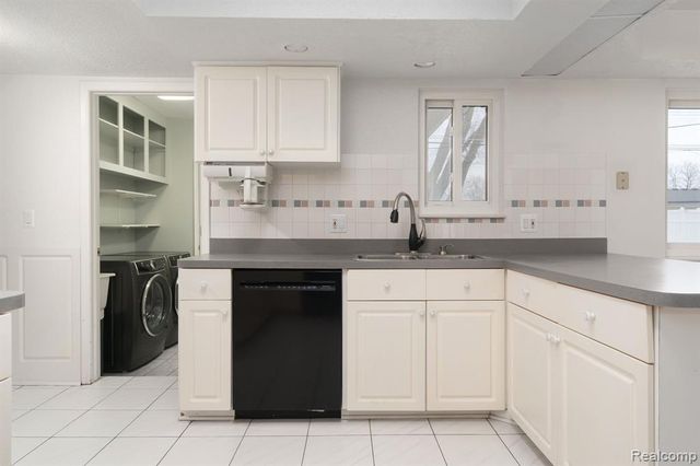 37374 Catherine Marie Drive, Sterling Heights, MI 48312