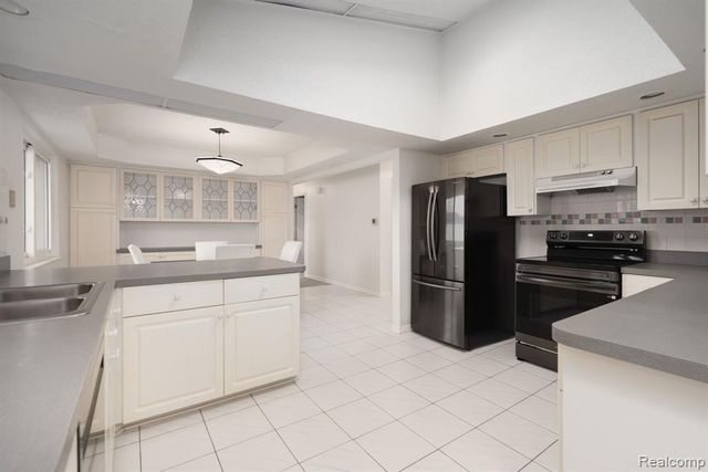 37374 Catherine Marie Drive, Sterling Heights, MI 48312