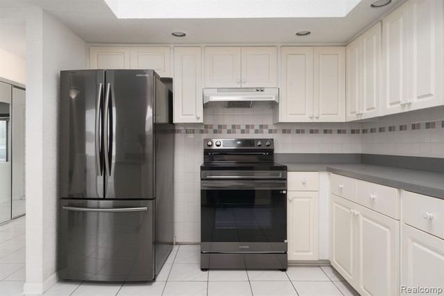 37374 Catherine Marie Drive, Sterling Heights, MI 48312