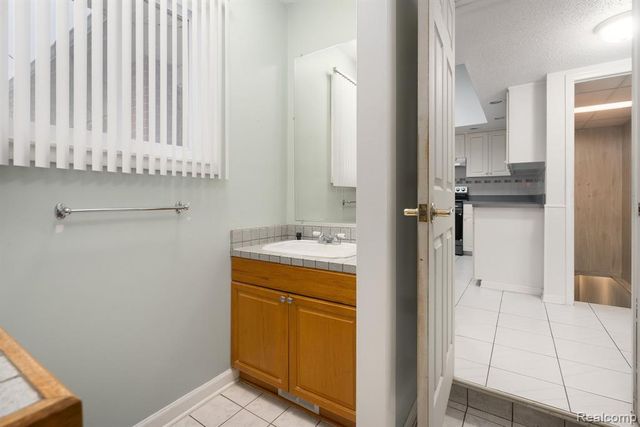 37374 Catherine Marie Drive, Sterling Heights, MI 48312