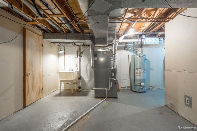 37374 Catherine Marie Drive, Sterling Heights, MI 48312