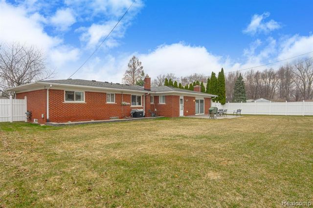 37374 Catherine Marie Drive, Sterling Heights, MI 48312