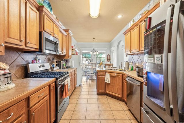 1695 Gardenia, Conway, AR 72034