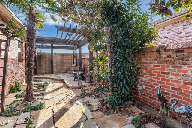 108 Vieux Carre, Bossier City, LA 71111