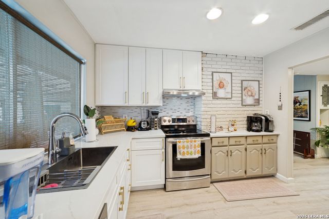 11011 Whispering Wind, San Antonio, TX 78230