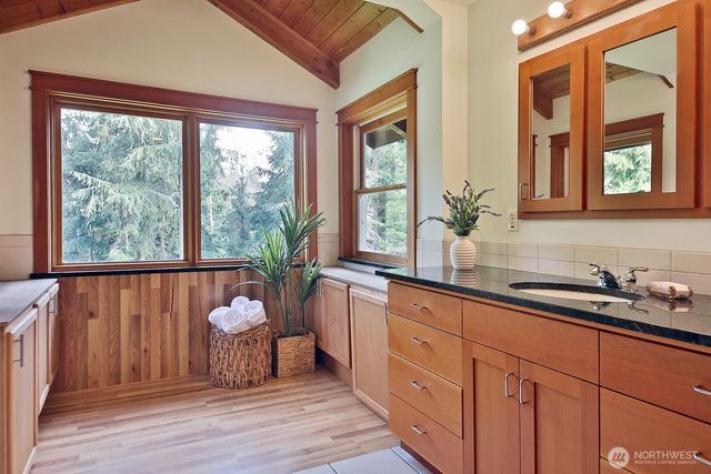 2970 Smugglers Cove Road, Greenbank, WA 98253