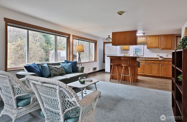 2970 Smugglers Cove Road, Greenbank, WA 98253