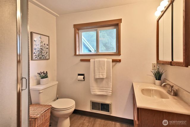 2970 Smugglers Cove Road, Greenbank, WA 98253