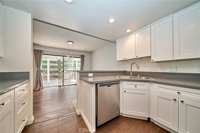 380 Deerfield, Irvine, CA 92606