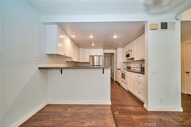 380 Deerfield, Irvine, CA 92606