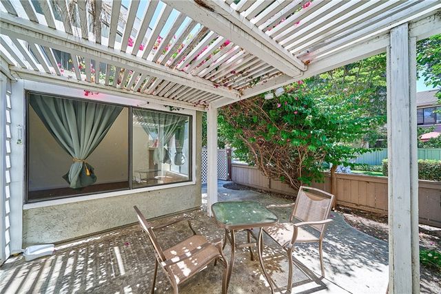 380 Deerfield, Irvine, CA 92606