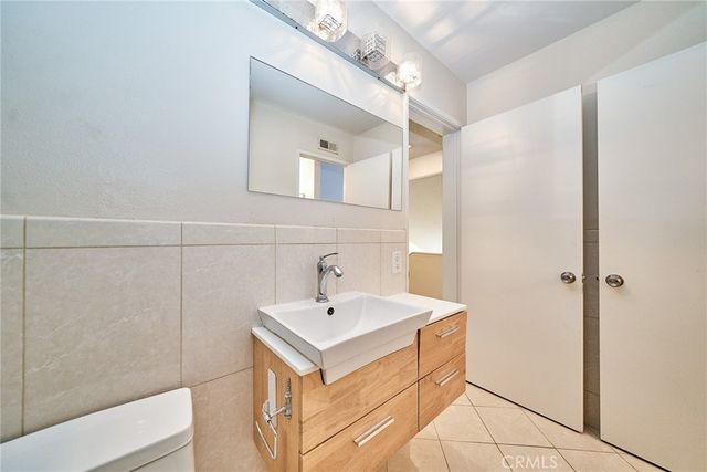 380 Deerfield, Irvine, CA 92606
