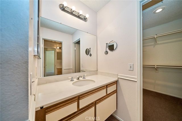 380 Deerfield, Irvine, CA 92606